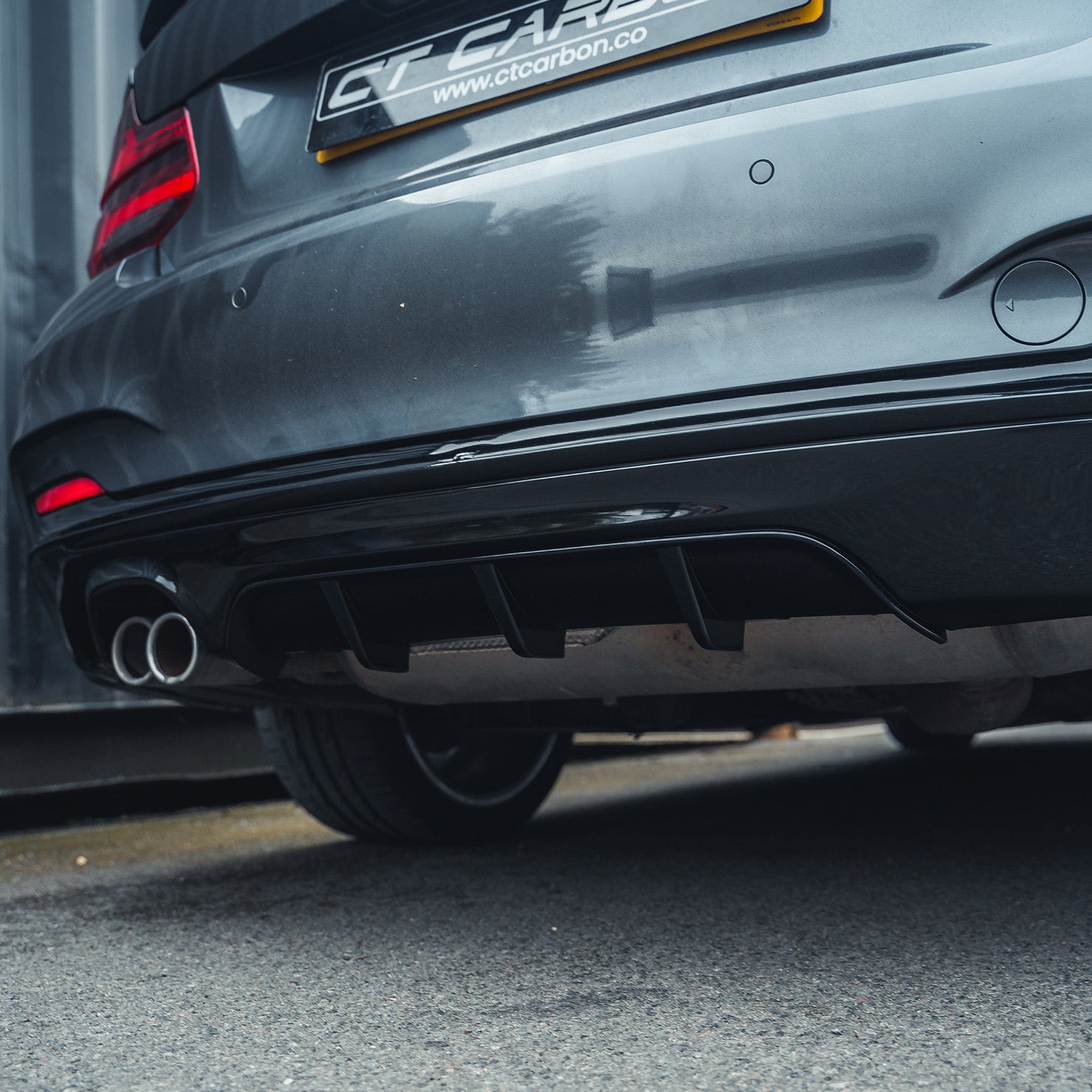 CT CARBON BMW 2 SERIES F22/F23 GLOSS BLACK TWIN EXHAUST DIFFUSER - MP STYLE | SWISS HOMOLOGATED