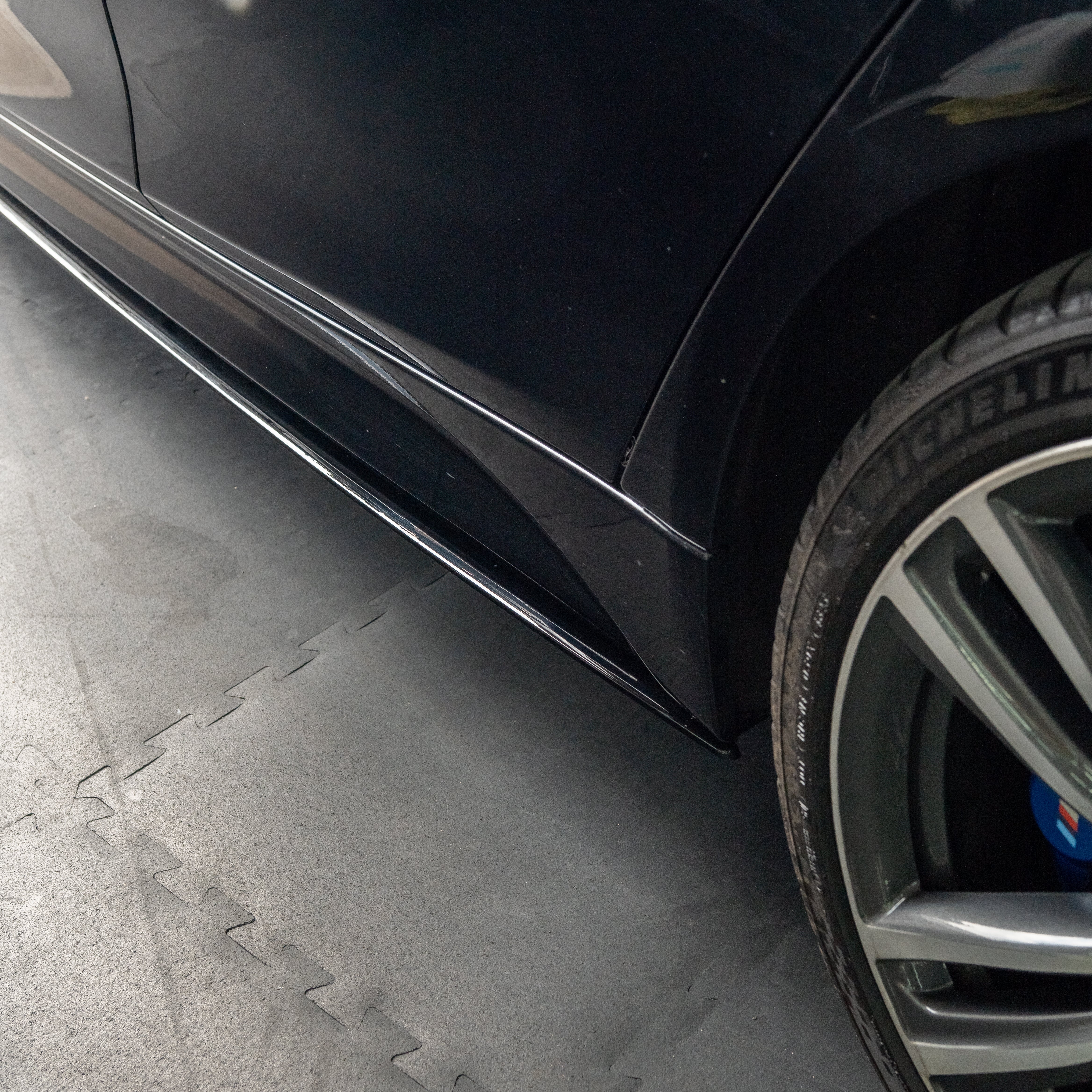 CT CARBON BMW 3 SERIES F30/F31 GLOSS BLACK SIDE SKIRTS - MP STYLE | SWISS HOMOLOGATED