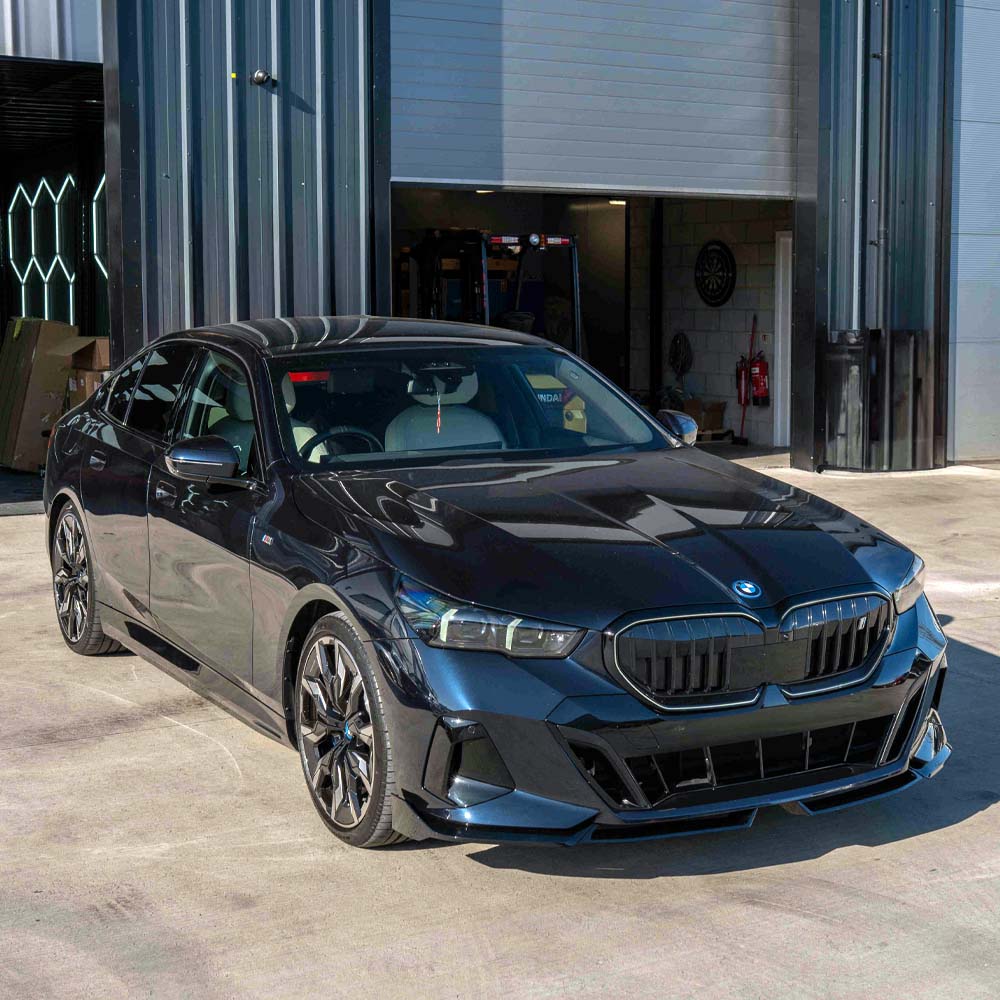 CT CARBON BMW 5 SERIES G60 & I5 2023+ GLOSS BLACK SPLITTER | HOMOLOGATION IN PROCESS
