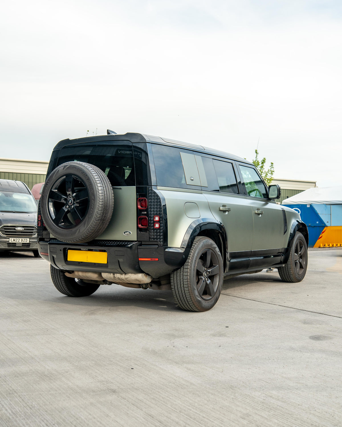 CT CARBON LAND ROVER DEFENDER L663 110 GLOSS BLACK DOOR PANELS | SWISS HOMOLOGATED