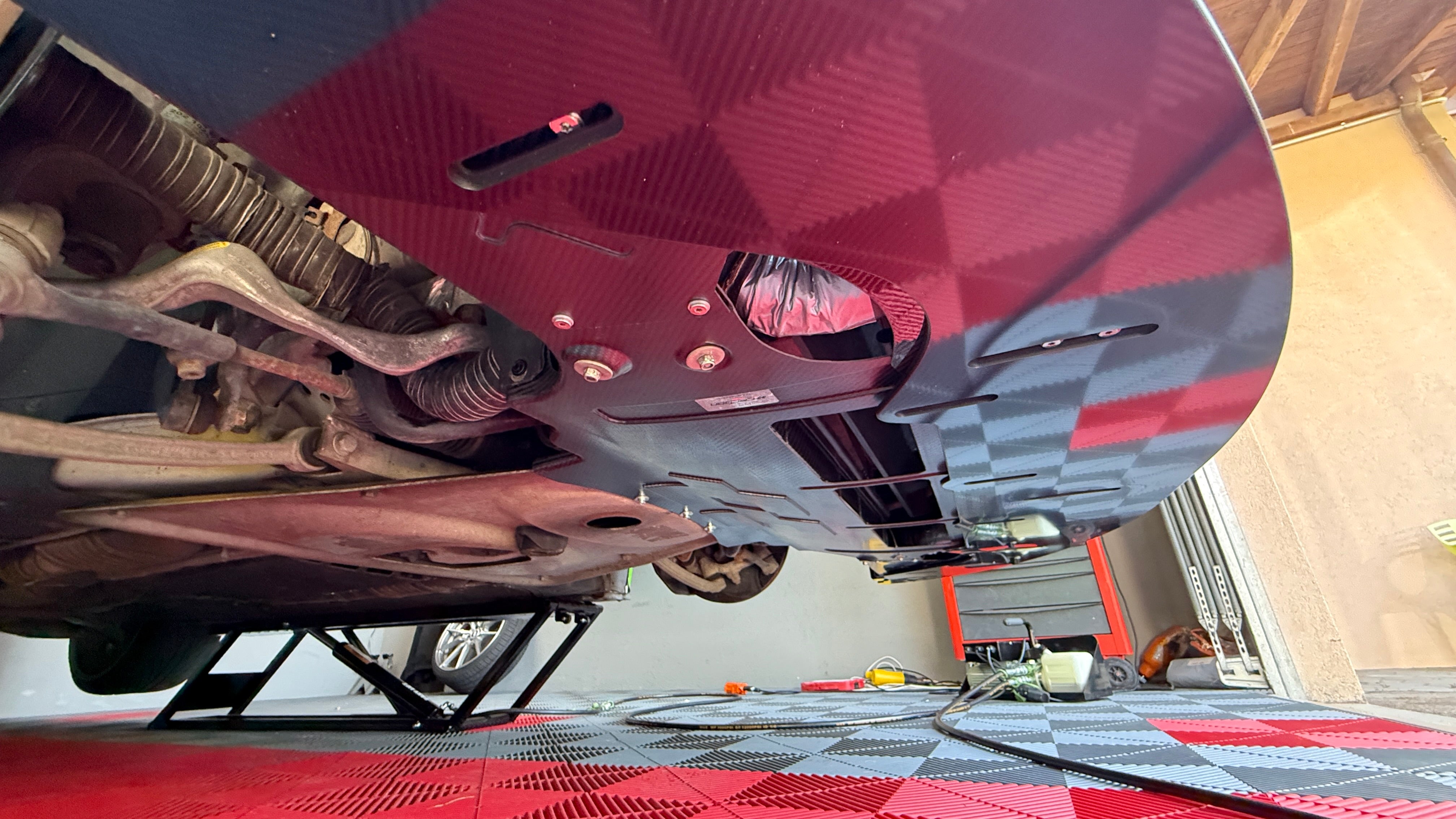 CARBON PRODUCTION GT4 ADJUSTABLE FRONT LIP FOR BMW E9X M3 - SWISS HOMOLOGATED