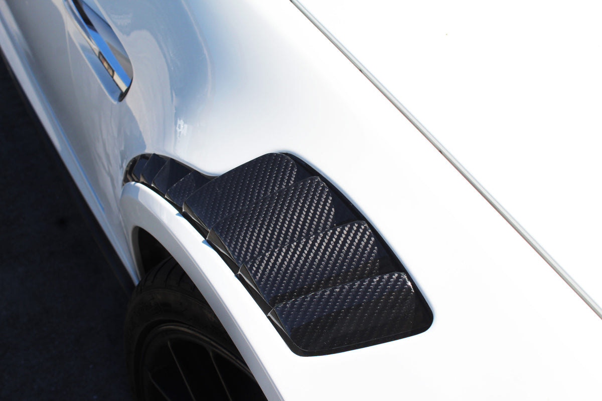 Karbonius carbon vented fenders BMW M3 E92