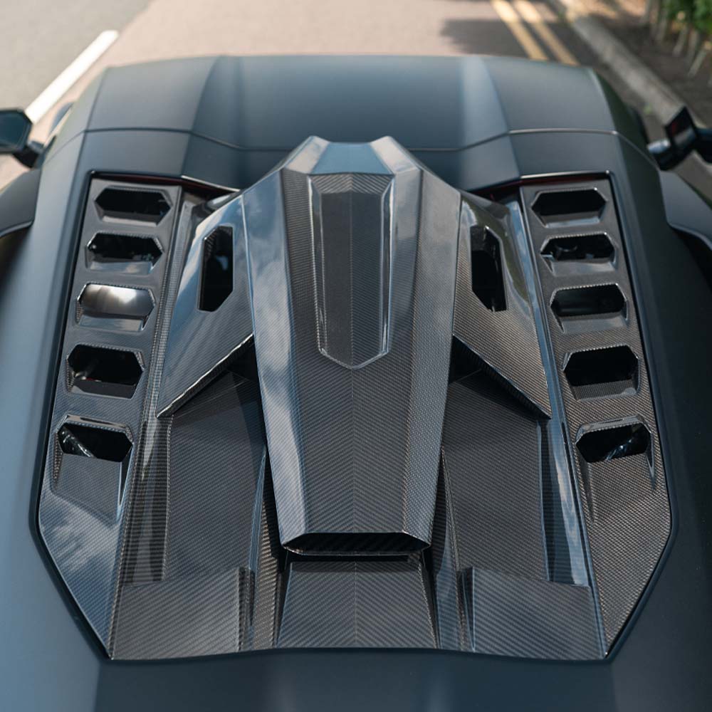 CT CARBON LAMBORGHINI REVUELTO CARBON FIBRE ENGINE COVER & ROOF SCOOP - CT DESIGN | NO HOMOLOGATION