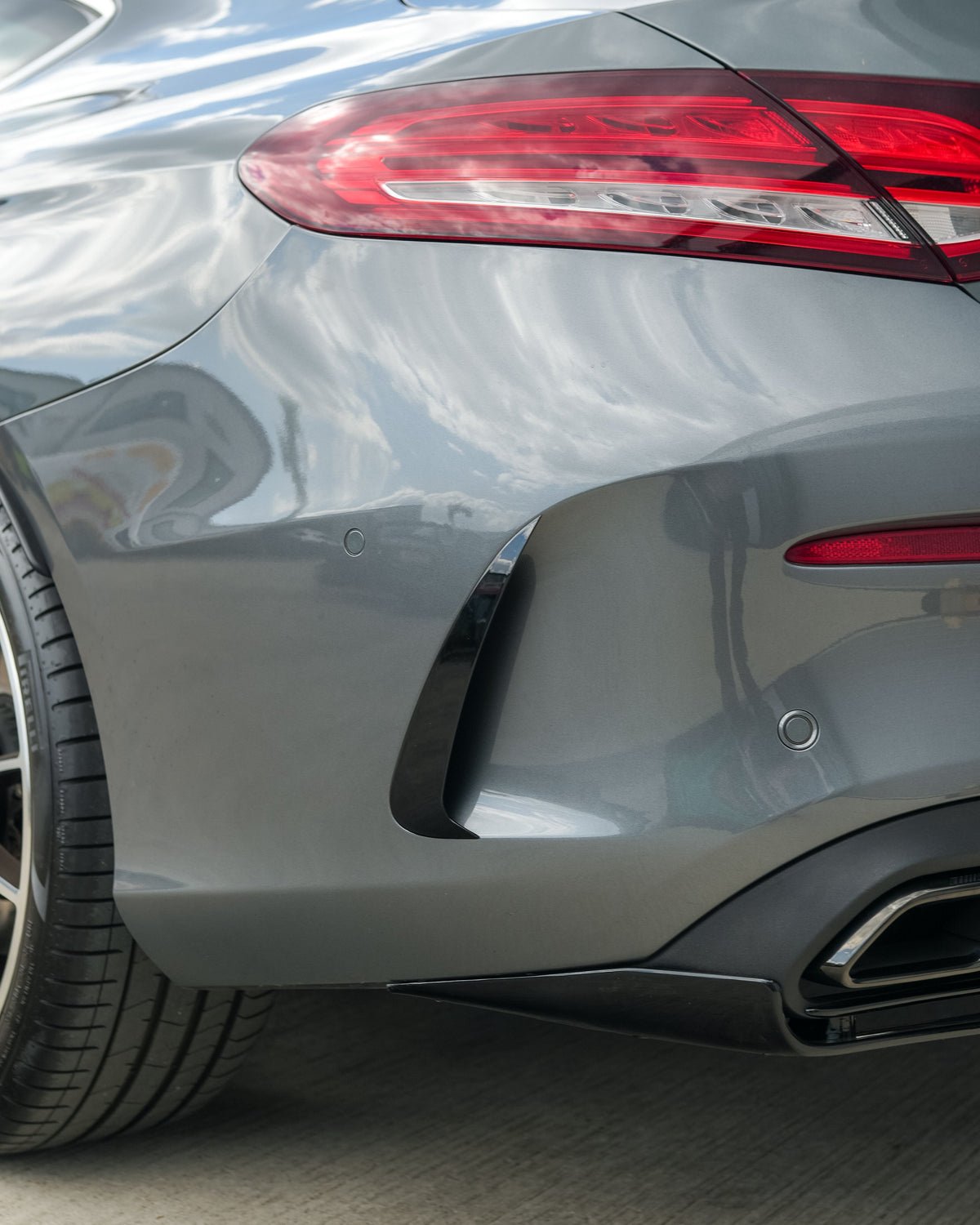 CT CARBON MERCEDES C-CLASS & C43 W205 COUPE GLOSS BLACK REAR BUMPER TRIM | SWISS HOMOLOGATED