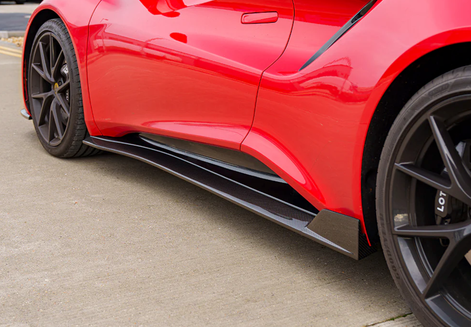 CT CARBON SIDE SKIRTS LOTUS EMIRA - CT DESIGN | SWISS HOMOLOGATED