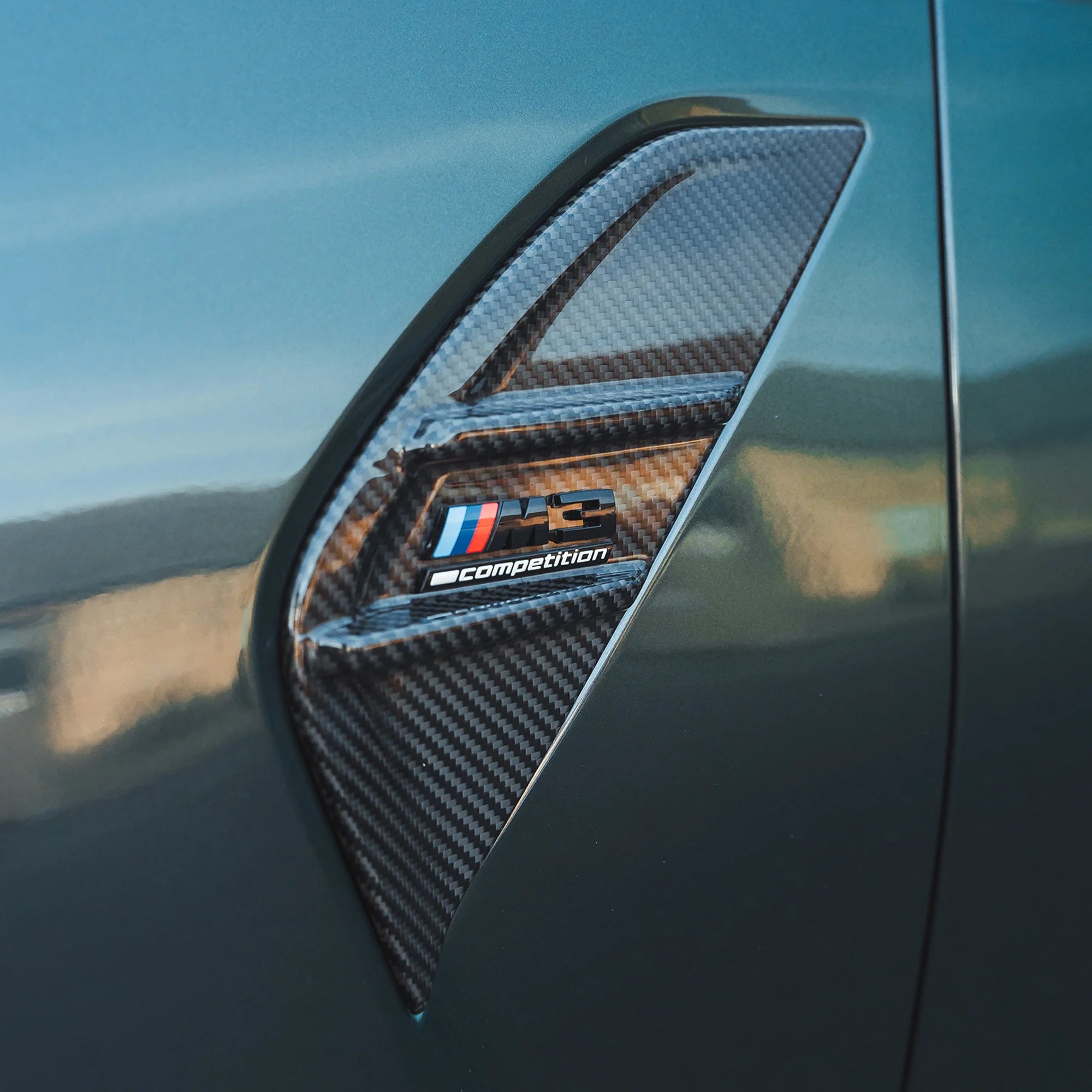 CT CARBON SIDE FENDER TRIM REPLACEMENT BMW M3/M4 G8X | SWISS HOMOLOGATED