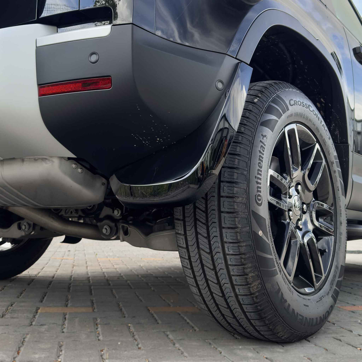 CT CARBON LAND ROVER DEFENDER L663 110 & 90 GLOSS BLACK MUD FLAPS | SWISS HOMOLOGATED