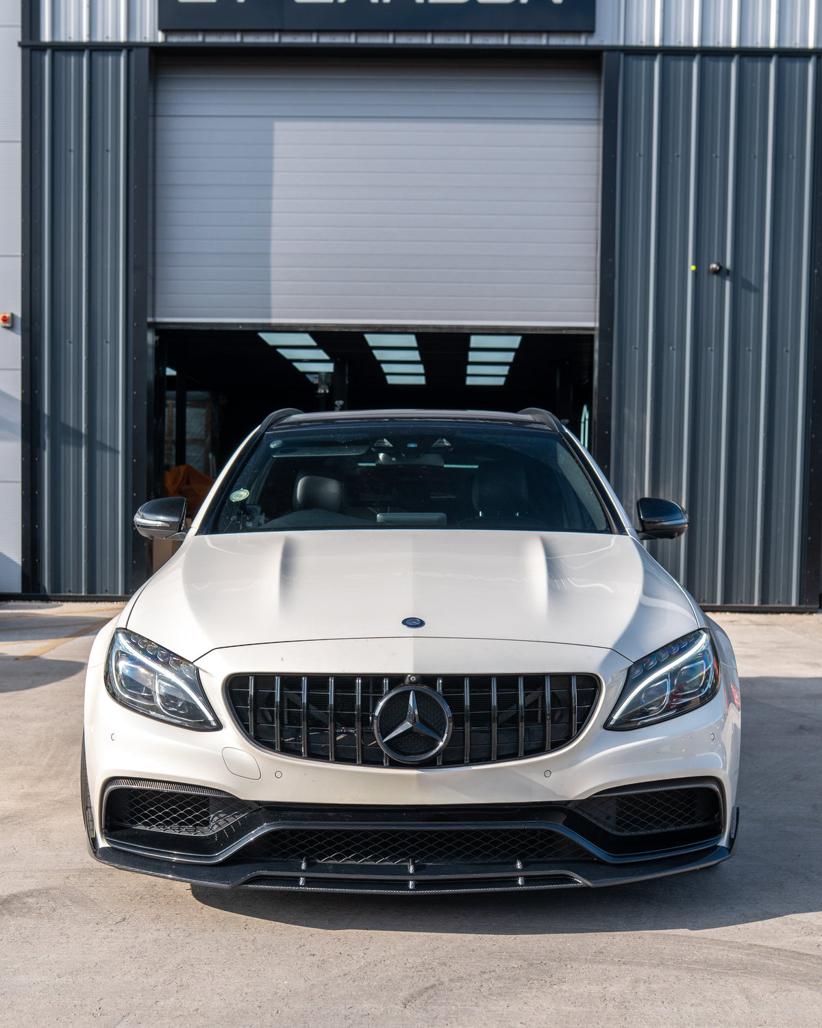 CT CARBON MERCEDES W205 C63 AMG 2014-2018 AMG GT BLACK GRILLE (WITH CAMERA) | HOMOLOGATION IN PROCESS