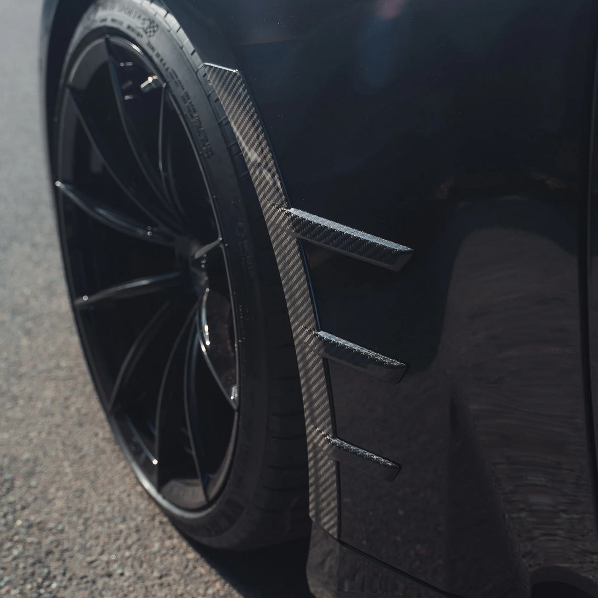 CT CARBON FRONT SIDE FENDER TRIM BMW M2 G87 | SWISS HOMOLOGATED