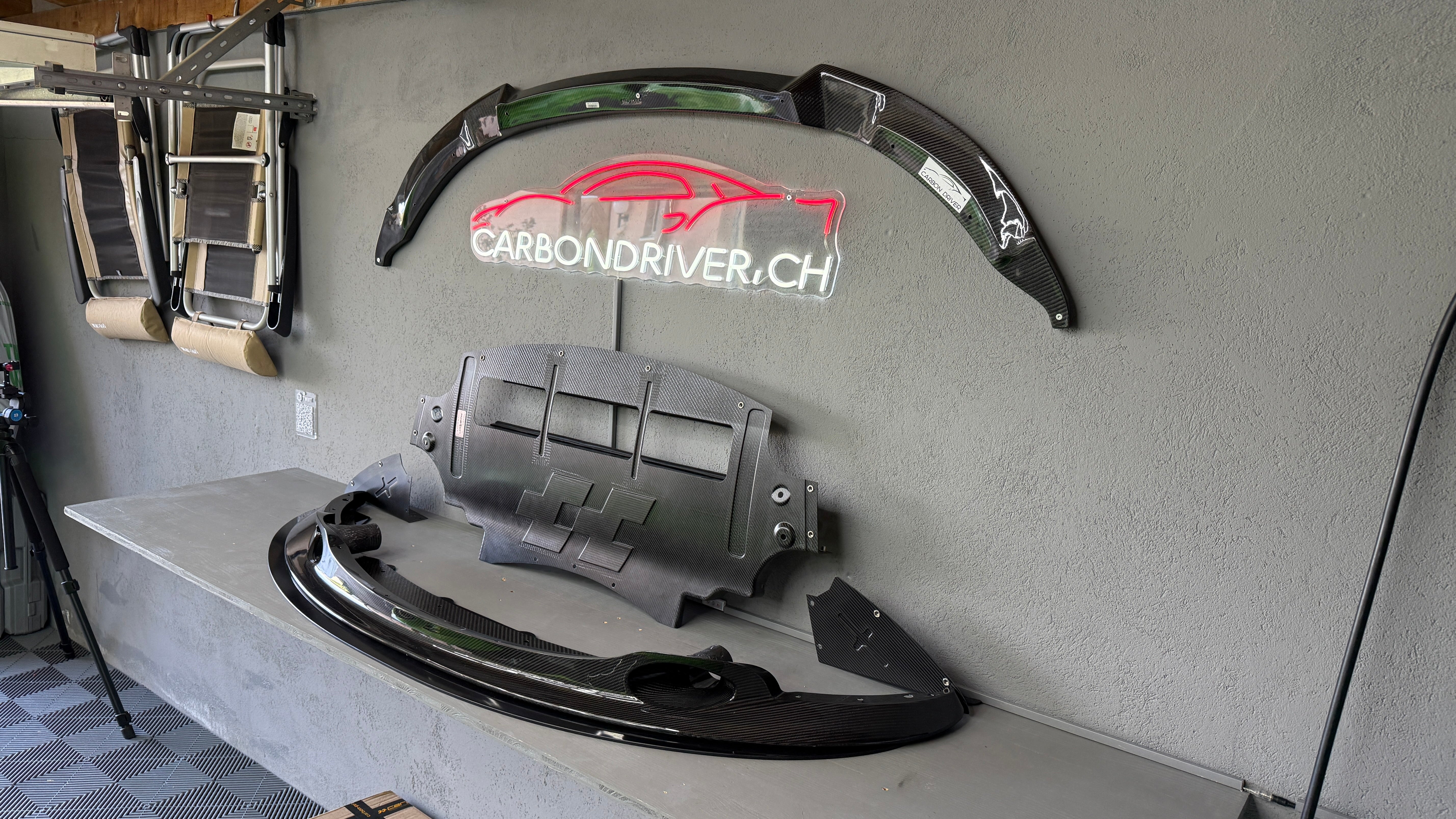 CARBON PRODUCTION GT4 ADJUSTABLE FRONT LIP FOR BMW E9X M3 - SWISS HOMOLOGATED