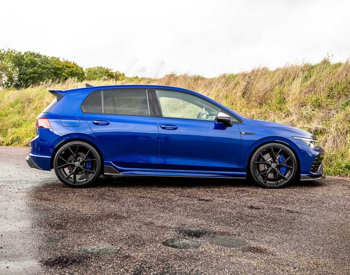 CT CARBON SIDE SKIRTS VW GOLF MK8 R - CT DESIGN | SWISS HOMOLOGATED