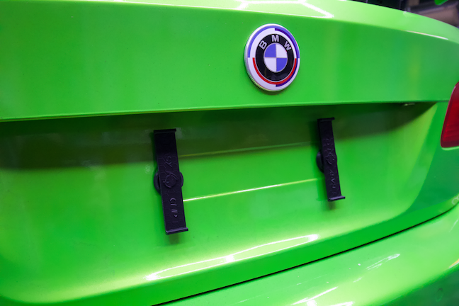 EASY CLIPS Plate holder CH ESSENTIAL BLACK (1 car)