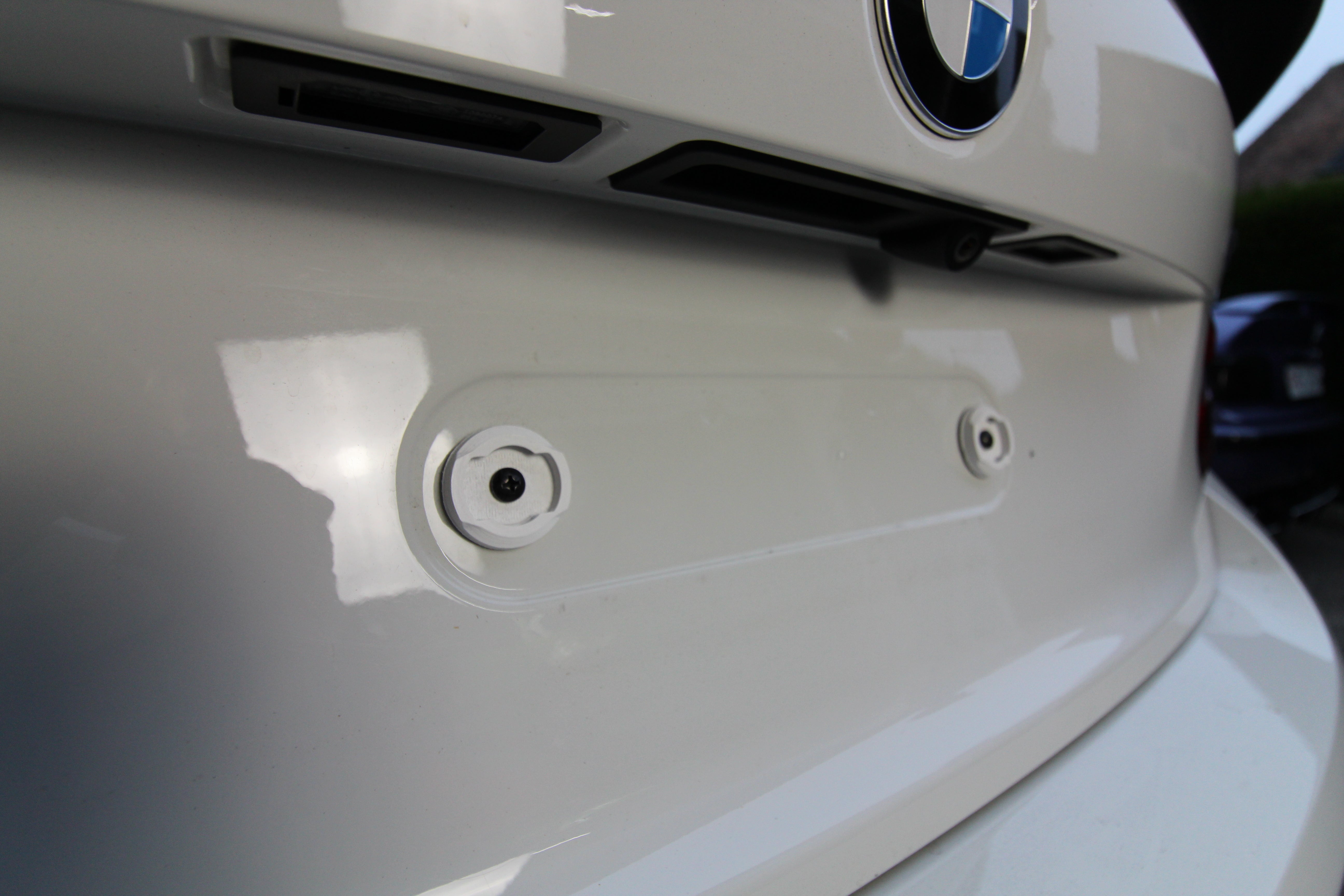 EASY CLIPS INTERCHANGEABLE PLATE HOLDER CH (2 CAR) - SWISS MADE | WHITE